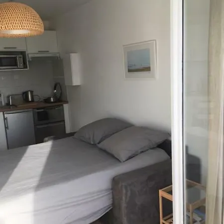 Un Balcon Sur La Mer Апартаменты *