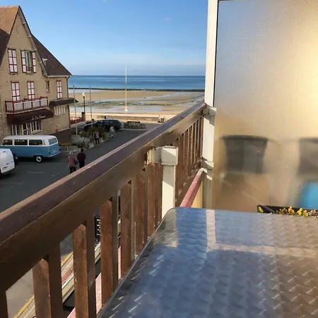 Un Balcon Sur La Mer *